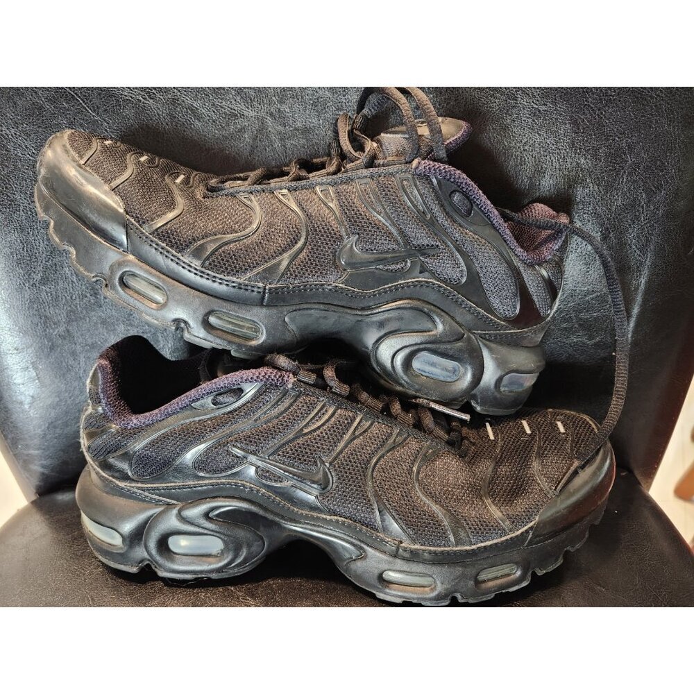 Nike Air Max Plus GS Triple Black - Size 7 Youth - Good Condition